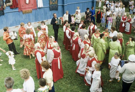 Folklore festival in Ovtsyno village, Vladimir Region