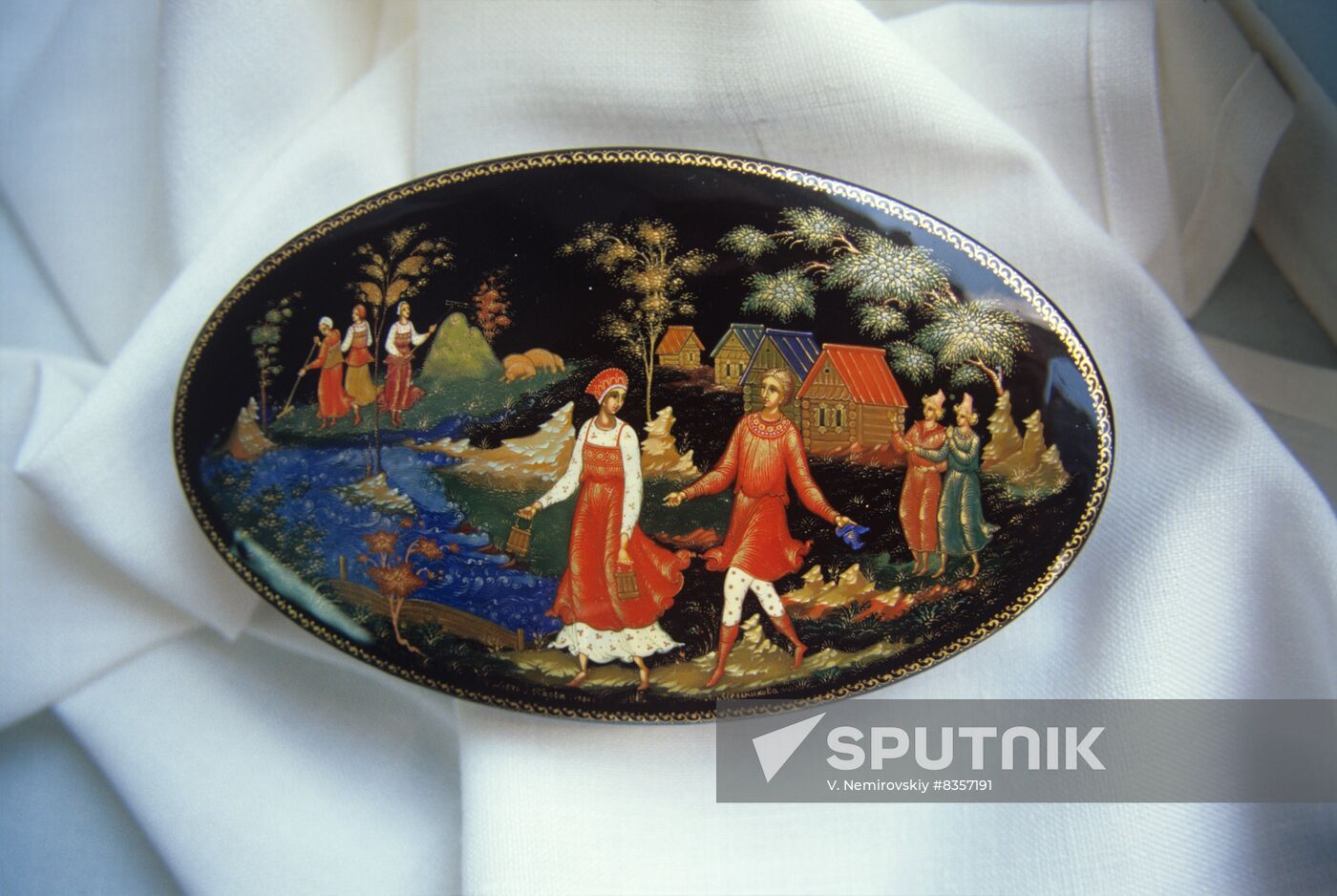 Palekh lacquer miniature