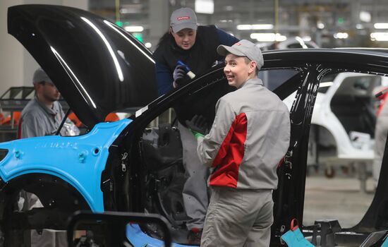 Russia China Car Production