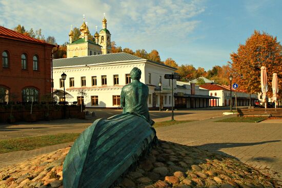 Monument to Fyodor Chaliapin in Plyos