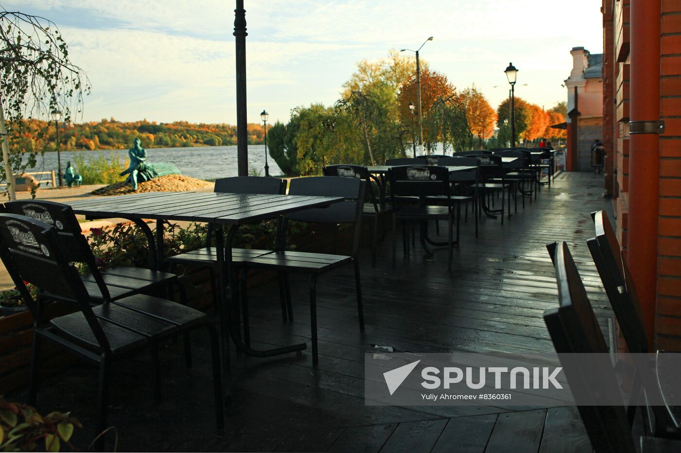 Street cafe on Sovetskaya Street, Plyos