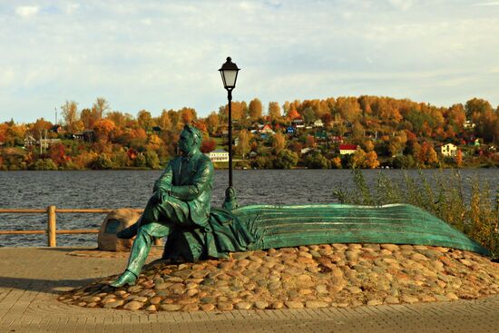 Monument to Fyodor Chaliapin in Plyos