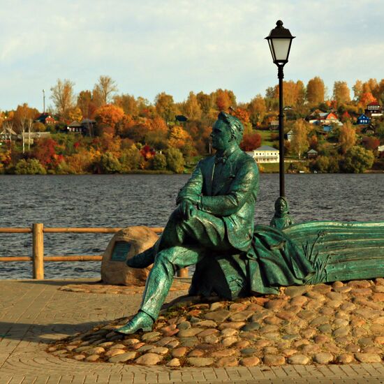 Monument to Fyodor Chaliapin in Plyos