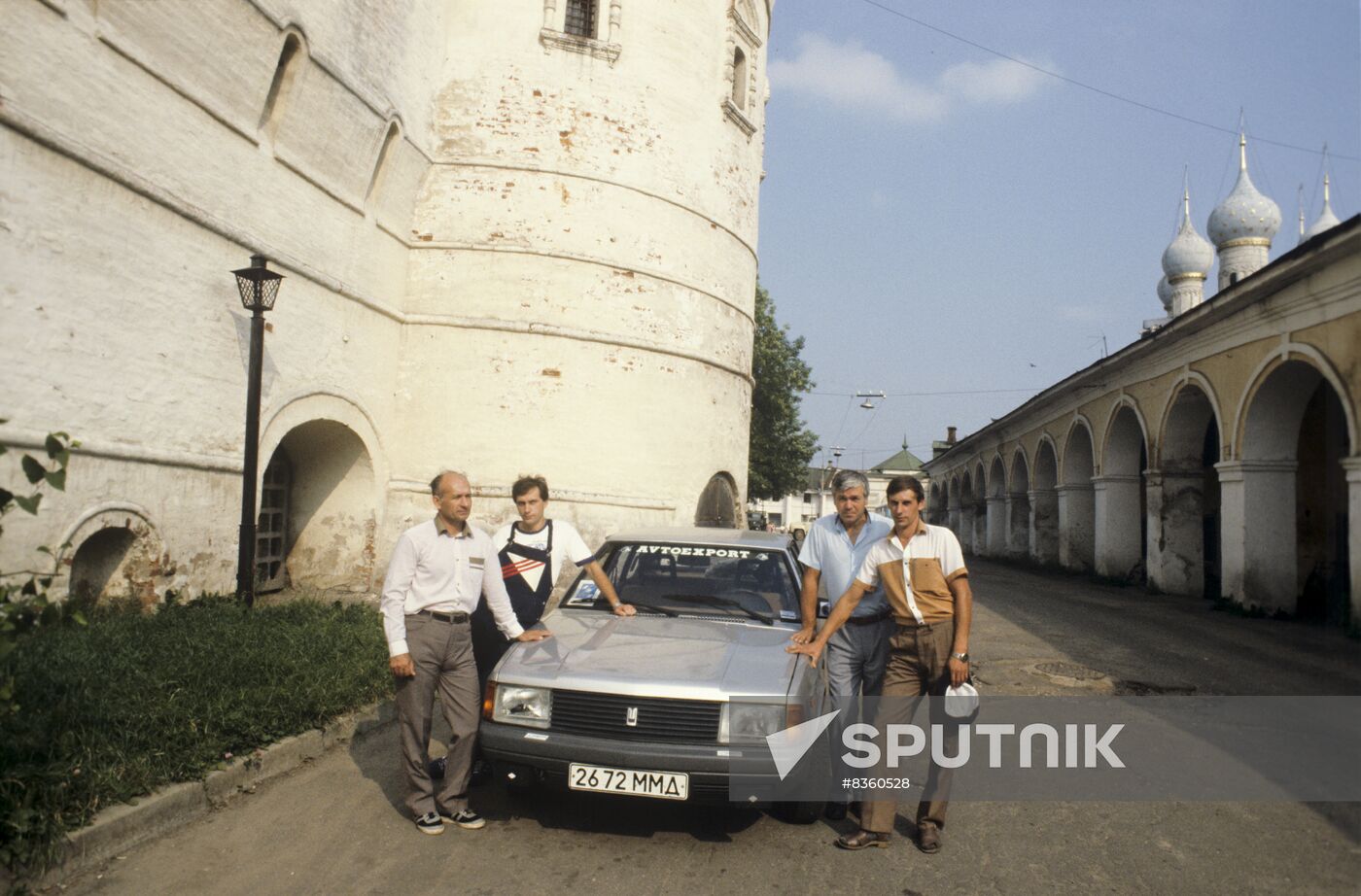 Auto rally involving Soviet cars via Russian Golden Ring Route