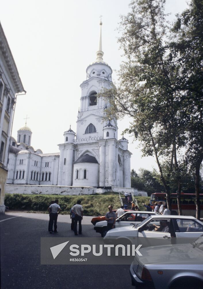 Auto rally involving Soviet cars via Russian Golden Ring Route