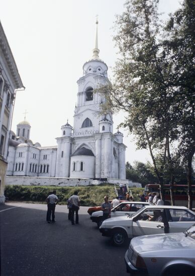 Auto rally involving Soviet cars via Russian Golden Ring Route