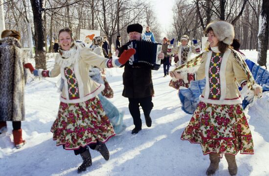 Maslenitsa (Pre-Lent Week) celebrations in Izmailovo Park