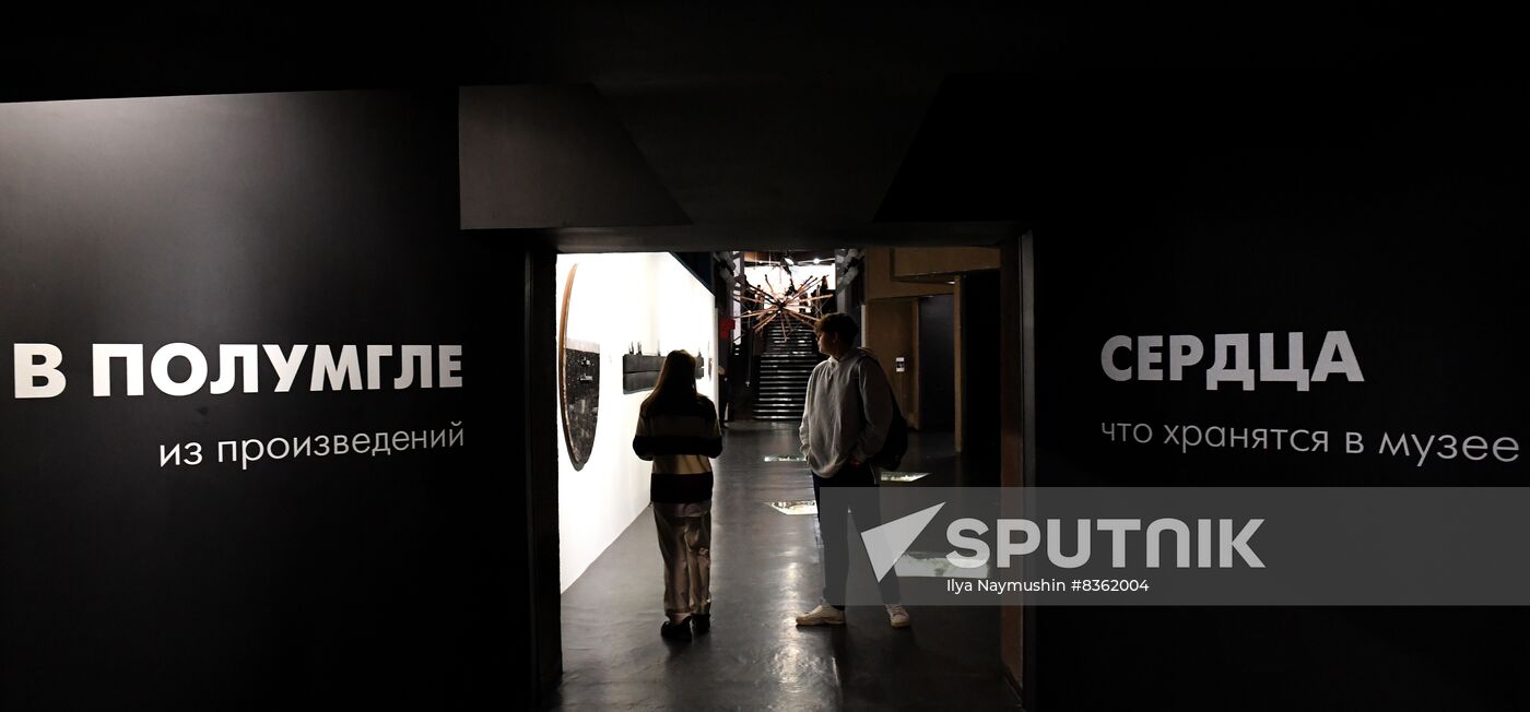Russia Modern Art Exhibition