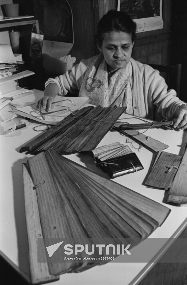 Sanskrit specialist from Sri Lanka Handurukande in Leningrad