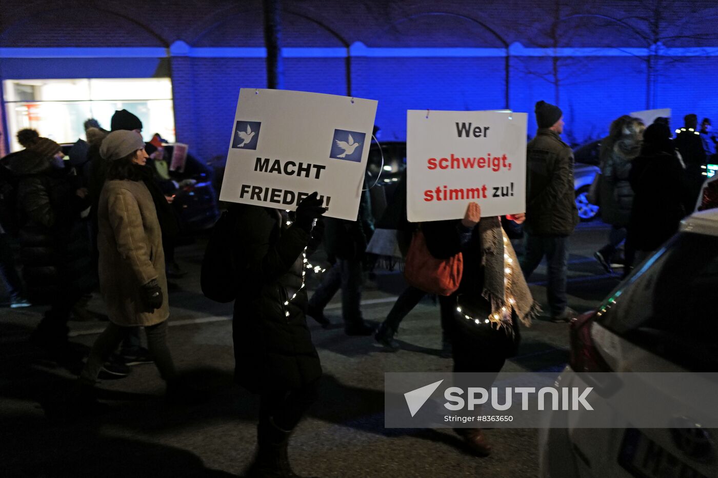 Germany Ukraine Heavy Arms Providing Protest