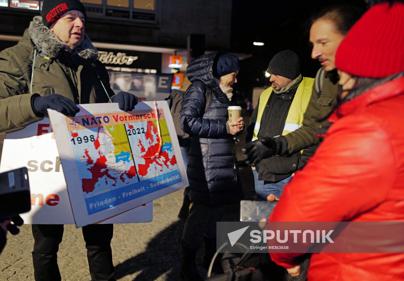 Germany Ukraine Heavy Arms Providing Protest