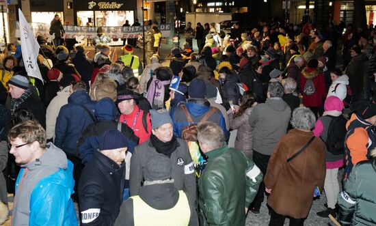 Germany Ukraine Heavy Arms Providing Protest