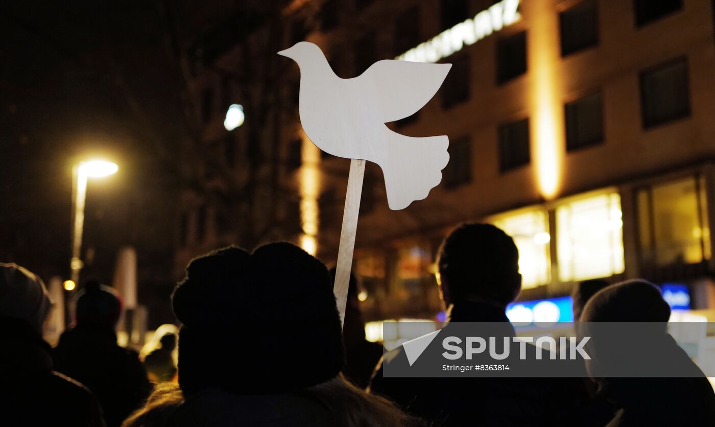 Germany Ukraine Heavy Arms Providing Protest