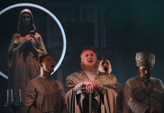 Russia Theatre Flight