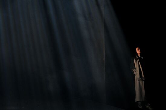 Russia Theatre Flight