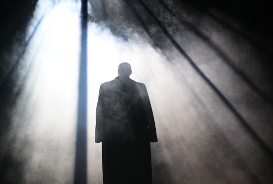 Russia Theatre Flight