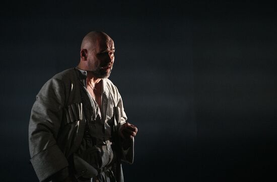 Russia Theatre Flight