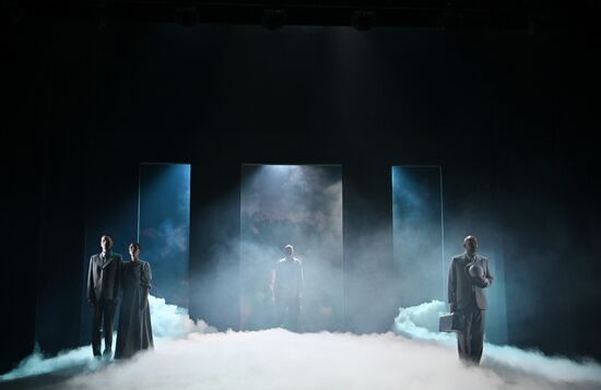 Russia Theatre Flight