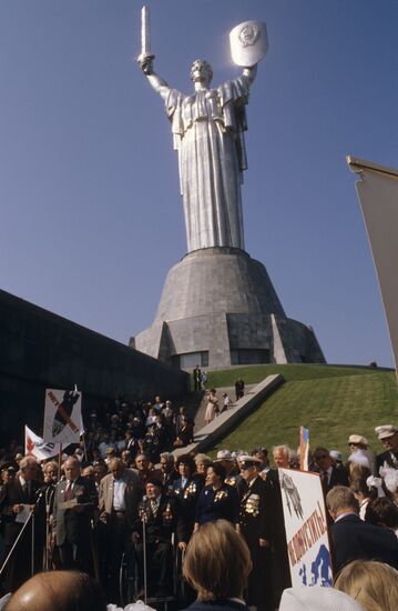 Anti-war rally by Great Patriotic War veterans with disabilities in Kiev
