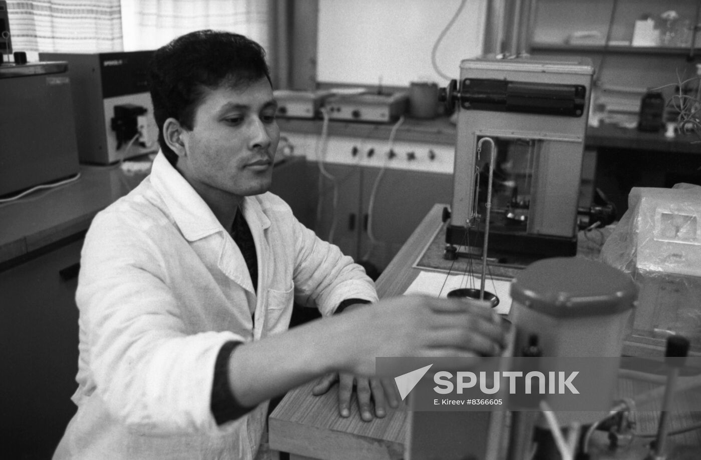 Education of Nepalese postgraduate student at Kharkov Institute