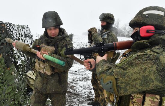 Russia Ukraine Military Operation Reservists Training