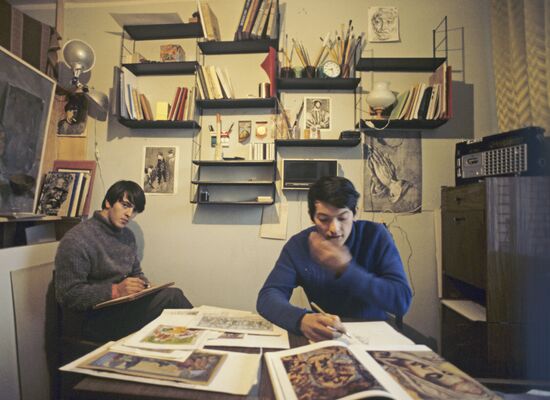 Students of Surikov Moscow State Institute
