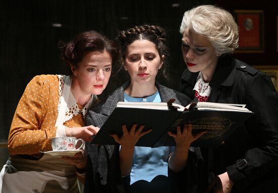 Russia Theatre Women of Lazarus