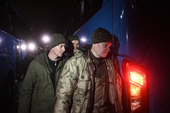 Russia Ukraine Military Operation POW Exchange Arrival