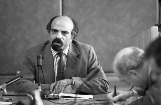 Seminar 1,000 Days of Intifada at Novosti Information Agency