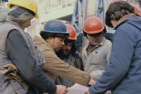 Smolenskaya Nuclear Power Plant under construction