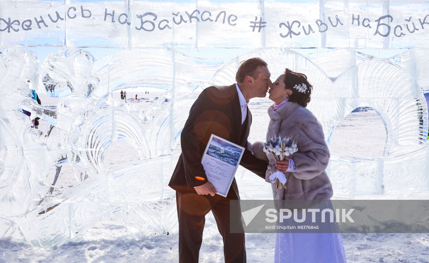 Russia Siberia Mass Wedding