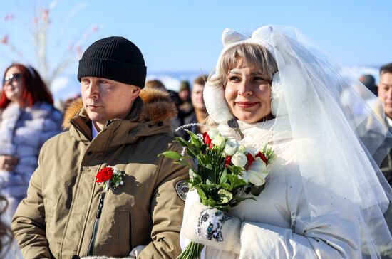 Russia Siberia Mass Wedding