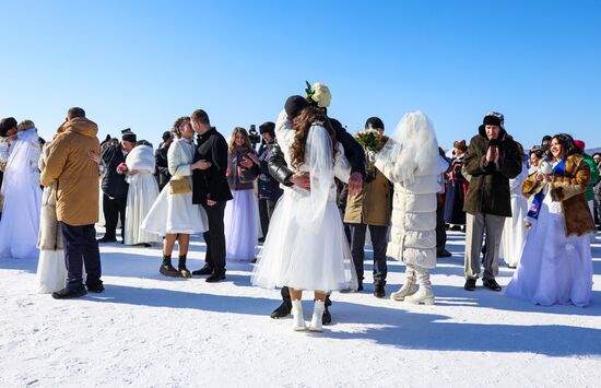 Russia Siberia Mass Wedding