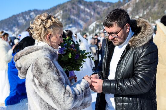 Russia Siberia Mass Wedding