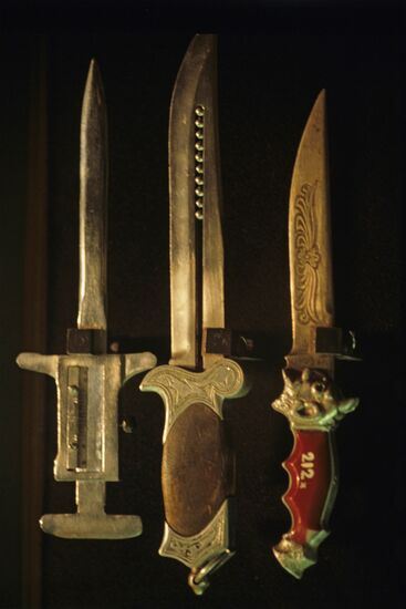 Cold weapons