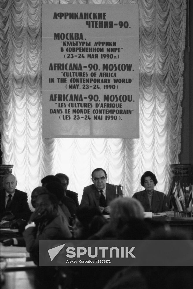 1990 African Readings