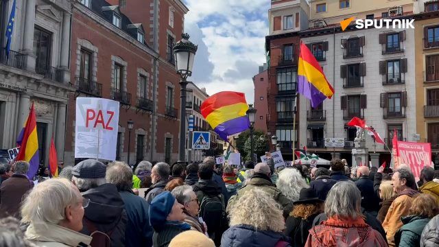 Peace rally against sending weapons to Ukraine in Madrid