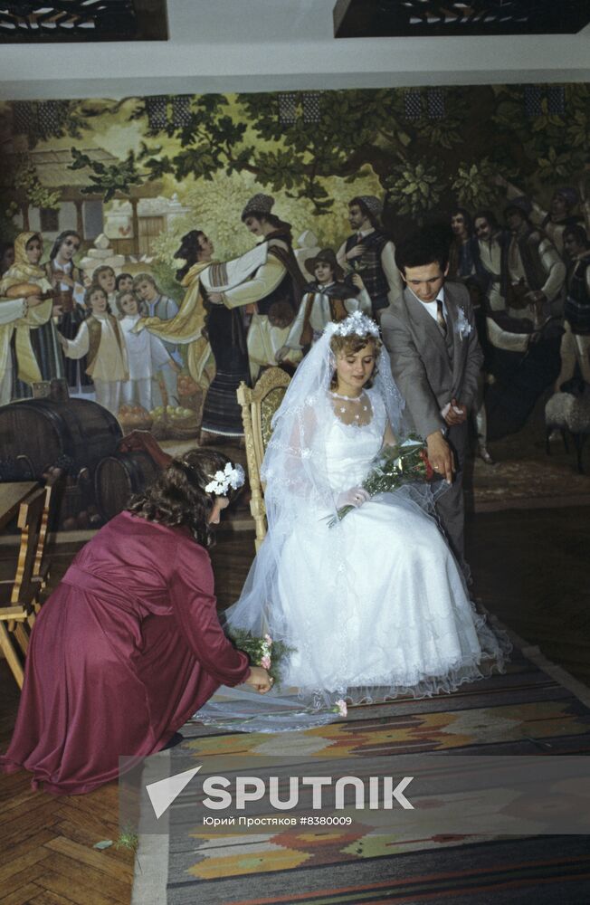 Young workers of Tiraspol Garment Factory get married