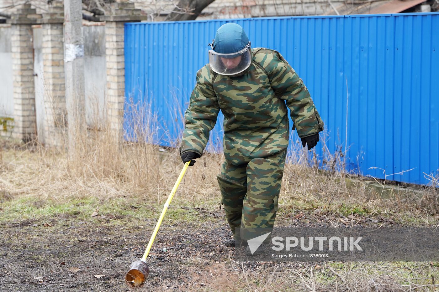 DPR Russia Ukraine Military Operation Demining