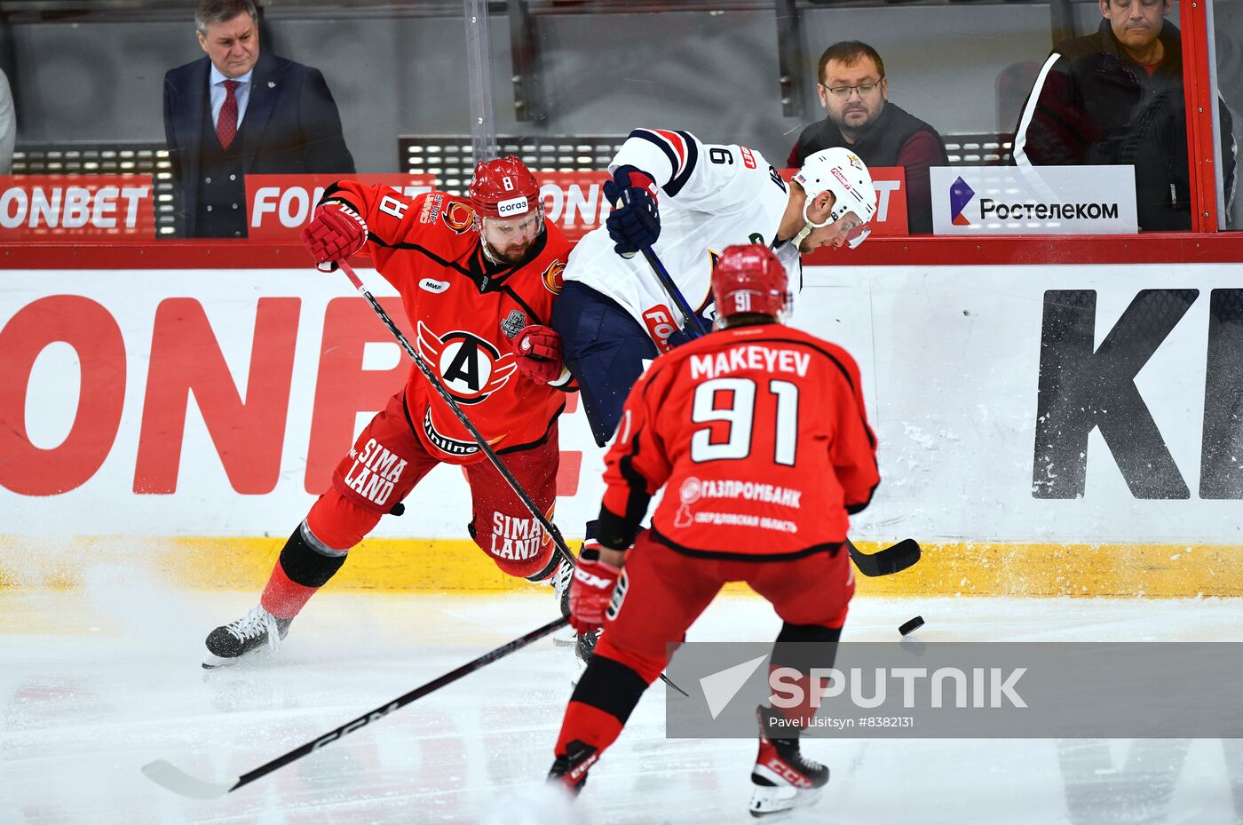 Russia Ice Hockey Kontinental League Avtomobilist - Metallurg