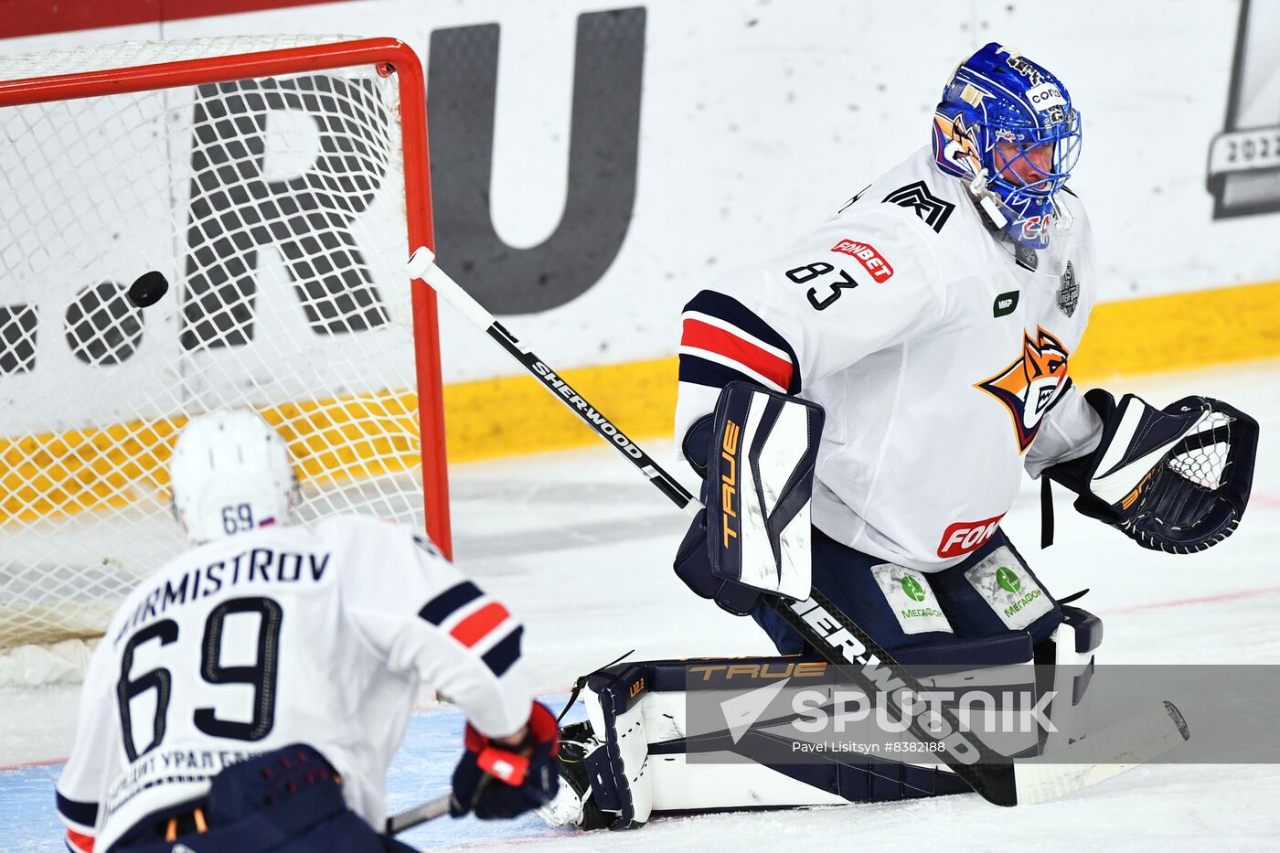 Russia Ice Hockey Kontinental League Avtomobilist - Metallurg