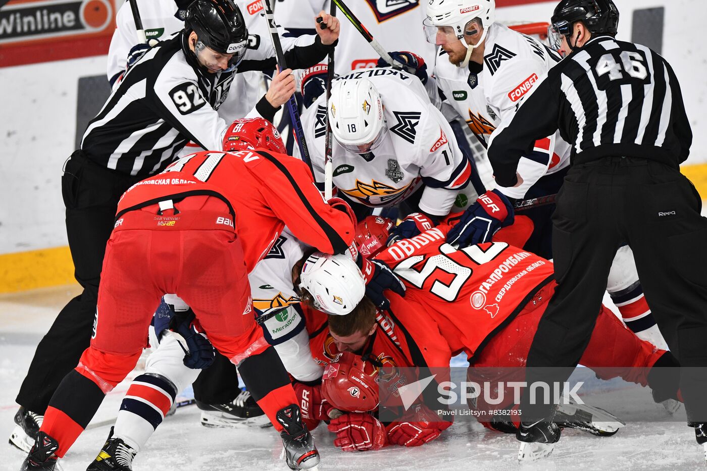 Russia Ice Hockey Kontinental League Avtomobilist - Metallurg