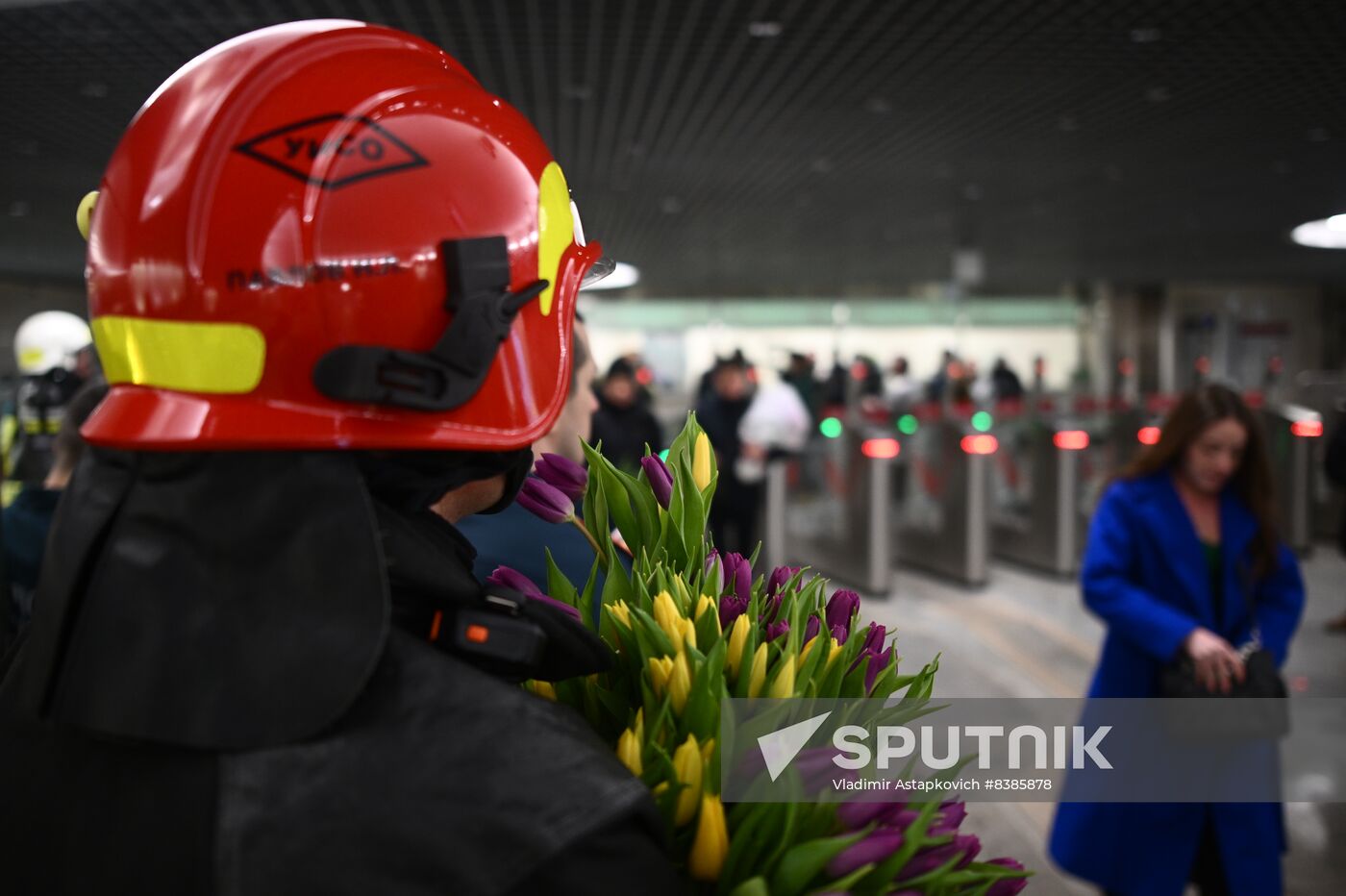 Russia Women's Day Metro