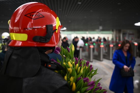 Russia Women's Day Metro