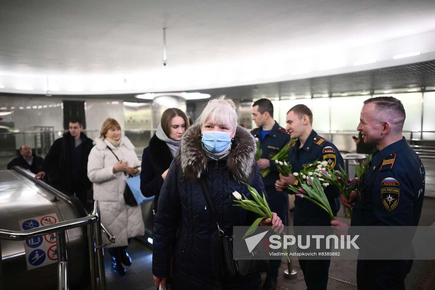 Russia Women's Day Metro