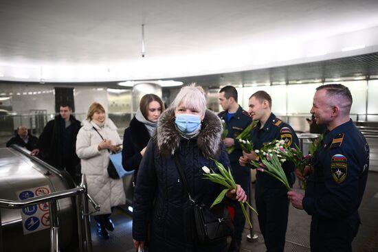 Russia Women's Day Metro