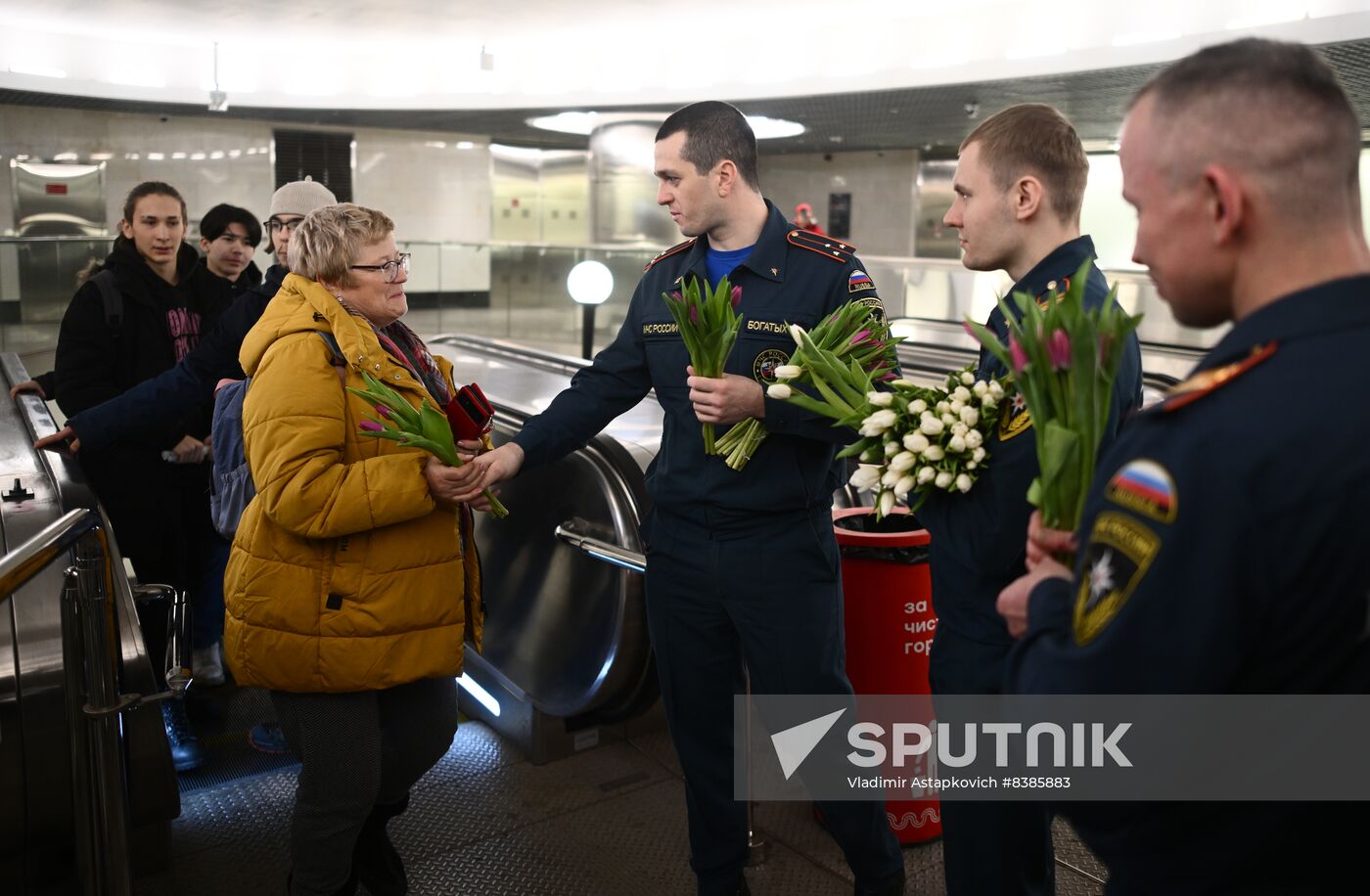 Russia Women's Day Metro