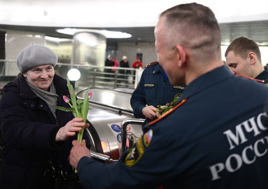 Russia Women's Day Metro