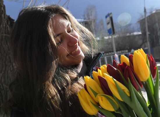 Russia Women’s Day Flower Sales