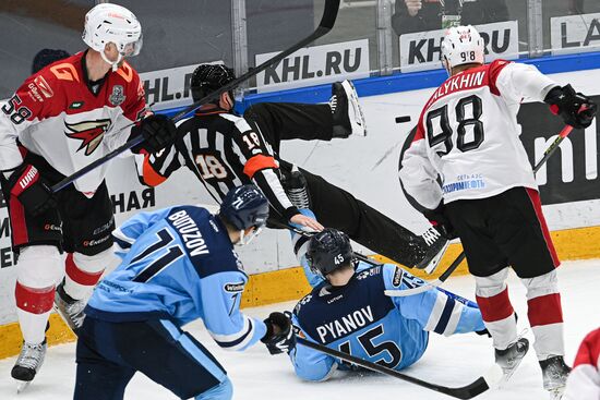 Russia Ice Hockey Kontinental League Sibir - Avangard